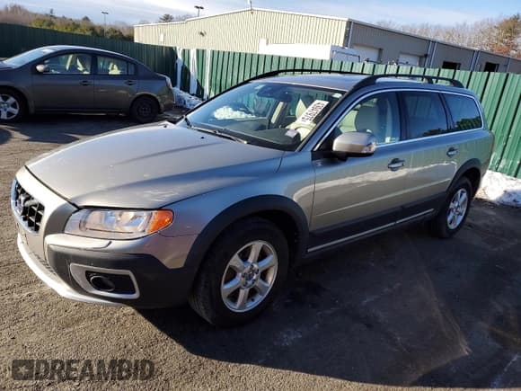 ✅ 2013 Volvo XC70 3.2L • VIN: YV4940BZXD1161573 • Lot: 43947975. Wystawiony na Copart z przebiegiem 107 816 mil. Bezpłatny archiwum sprzedaży aukcyjnych z USA i szczegółowy raport historii pojazdu na DreamBid. Zdjęcie 1.