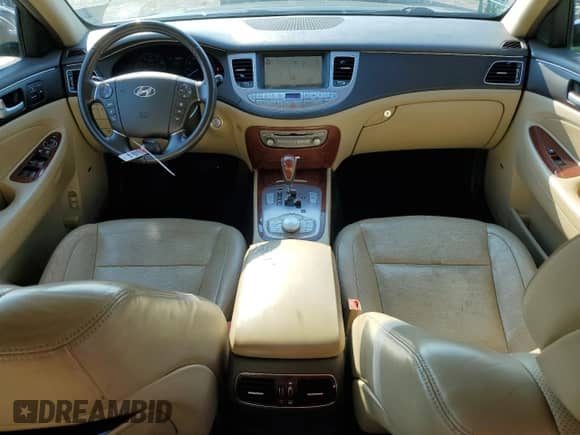 2013 Hyundai Genesis R-Spec z VIN KMHGC4DHXDU243354, wystawiony jako Copart lot #72774284 z przebiegiem 135 387 mil mil oraz Szkoda całkowita • Salvage title. Historia ofert i sprzedaży dostępna na DreamBid. Obrazek 8.