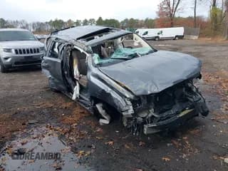 ✅ 2022 Lexus GX 460 Luxury • VIN: JTJGM7BX7N5330988 • Lot: 43621079. Wystawiony na IAAI z przebiegiem 30 286 mil. Bezpłatny archiwum sprzedaży aukcyjnych z USA i szczegółowy raport historii pojazdu na DreamBid. Zdjęcie 1.