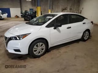 ✅ 2022 Nissan Versa S • VIN: 3N1CN8DV9NL858857 • Lot: 66119565. Wystawiony na Copart z przebiegiem 3 327 mil. Bezpłatny archiwum sprzedaży aukcyjnych z USA i szczegółowy raport historii pojazdu na DreamBid. Zdjęcie 1.