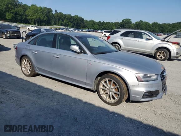 ✅ 2016 Audi A4 Premium • VIN: WAUBFAFL6GN015417 • Lot: 61968855. Wystawiony na Copart z przebiegiem 125 988 mil. Bezpłatny archiwum sprzedaży aukcyjnych z USA i szczegółowy raport historii pojazdu na DreamBid. Zdjęcie 4.