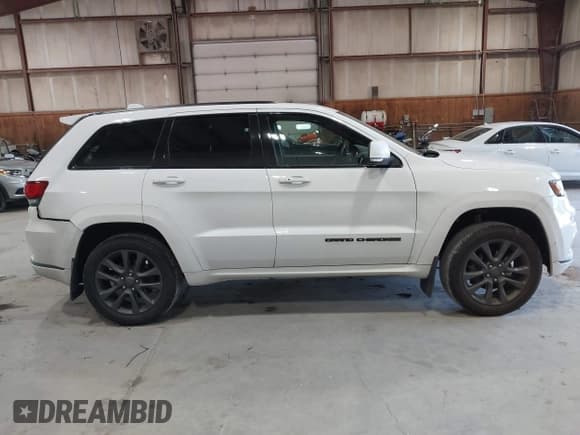 ✅ 2018 Jeep Grand Cherokee High Altitude • VIN: 1C4RJFCG0JC102561 • Lot: 42993819. Wystawiony na IAAI z przebiegiem 99 215 mil. Bezpłatny archiwum sprzedaży aukcyjnych z USA i szczegółowy raport historii pojazdu na DreamBid. Zdjęcie 13.