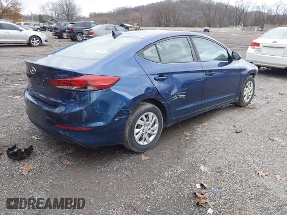 ✅ 2017 Hyundai Elantra SE • VIN: 5NPD74LF5HH104289 • Lot: 43802691. Listed on IAAI with 186,402 mi. Free auction sales archive from the USA and detailed vehicle history report at DreamBid. Image 4.