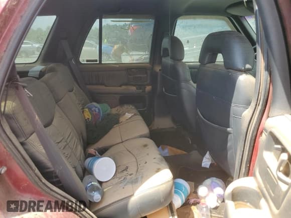 ✅ 1996 Chevrolet Blazer • VIN: 1GNDT13W1T2111686 • Lot: 64119395. Wystawiony na Copart z przebiegiem 138 596 mil. Bezpłatny archiwum sprzedaży aukcyjnych z USA i szczegółowy raport historii pojazdu na DreamBid. Zdjęcie 11.