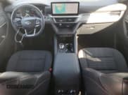 ✅ 2025 Ford Explorer ST-Line • VIN: 1FMUK8KHXSGB37949 • Lot: 84734655. Wystawiony na Copart z przebiegiem 15 937 mil. Bezpłatny archiwum sprzedaży aukcyjnych z USA i szczegółowy raport historii pojazdu na DreamBid. Zdjęcie 8.