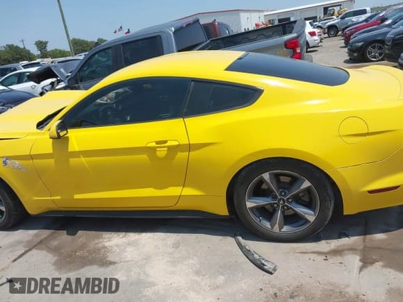 ✅ 2015 Ford Mustang V6 • VIN: 1FA6P8AM4F5387370 • Lot: 42962309. Listed on IAAI with 126,687 mi. Free auction sales archive from the USA and detailed vehicle history report at DreamBid. Image 14.
