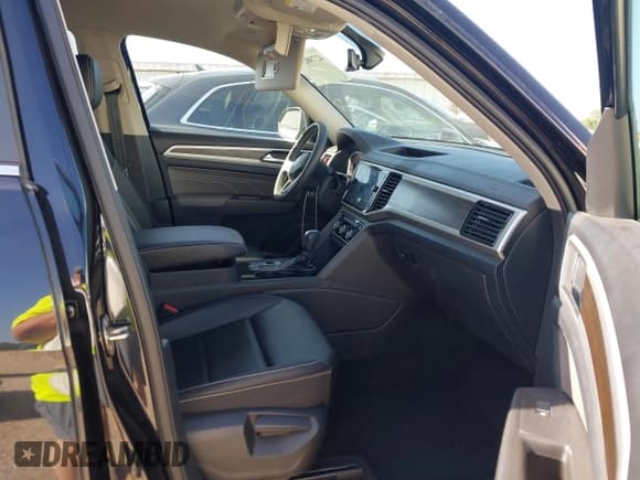 ✅ 2023 Volkswagen Atlas SE • VIN: 1V2WP2CA0PC547704 • Lot: 42798297. Listed on IAAI with 22,742 mi. Free auction sales archive from the USA and detailed vehicle history report at DreamBid. Image 5.