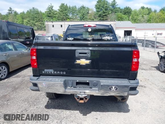 ✅ 2017 Chevrolet Silverado 2500HD Work Truck • VIN: 1GC1KUEG7HF212575 • Lot: 42225041. Listed on IAAI with 52,388 mi. Free auction sales archive from the USA and detailed vehicle history report at DreamBid. Image 17.