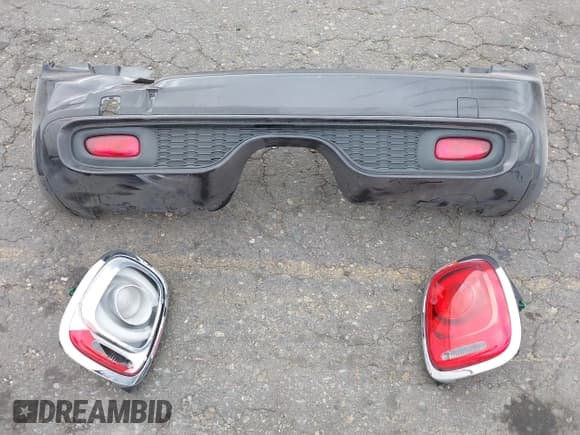 ✅ 2015 MINI Hardtop 4 Door S • VIN: WMWXU3C50F2B66317 • Lot: 43038658. Wystawiony na IAAI z przebiegiem 61 128 mil. Bezpłatny archiwum sprzedaży aukcyjnych z USA i szczegółowy raport historii pojazdu na DreamBid. Zdjęcie 12.