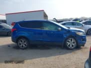 ✅ 2019 Ford Escape Titanium • VIN: 1FMCU9J93KUA70960 • Lot: 43736383. Wystawiony na IAAI z przebiegiem 121 525 mil. Bezpłatny archiwum sprzedaży aukcyjnych z USA i szczegółowy raport historii pojazdu na DreamBid. Zdjęcie 13.