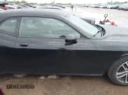 ✅ 2019 Dodge Challenger SXT • VIN: 2C3CDZGG0KH717350 • Lot: 41883277. Wystawiony na IAAI z przebiegiem 60 112 mil. Bezpłatny archiwum sprzedaży aukcyjnych z USA i szczegółowy raport historii pojazdu na DreamBid. Zdjęcie 13.