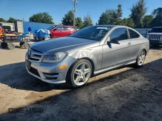 ✅ 2012 Mercedes-Benz C 350 • VIN: WDDGJ5HBXCF796052 • Лот: 86816955. Опубликован ранее на Copart с пробегом 200 382 миль. Бесплатный доступ к архиву аукционных продаж из США и подробный отчёт об истории автомобиля на DreamBid. Изображение 1.