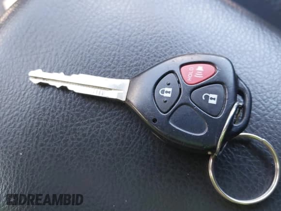 ✅ 2010 Toyota RAV4 Sport • VIN: JTMRK4DV5A5086554 • Лот: 43665353. Опубликован ранее на IAAI с пробегом 136 194 миль. Бесплатный доступ к архиву аукционных продаж из США и подробный отчёт об истории автомобиля на DreamBid. Изображение 11.