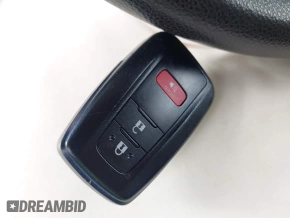 ✅ 2020 Toyota Highlander L • VIN: 5TDCZRAH1LS012736 • Lot: 43183922. Wystawiony na IAAI z przebiegiem 73 487 mil. Bezpłatny archiwum sprzedaży aukcyjnych z USA i szczegółowy raport historii pojazdu na DreamBid. Zdjęcie 11.