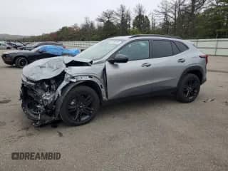 2024 Chevrolet Trax ACTIV с VIN KL77LKE27RC016765, выставлен на аукционе Copart как лот 81750015 с пробегом 15 711 миль миль и Списание • Salvage title. История ставок и продаж доступна на DreamBid. Изображение 1.
