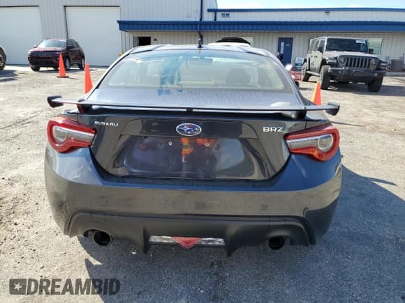 ✅ 2018 Subaru BRZ Limited • VIN: JF1ZCAC11J8600415 • Лот: 73640704. Опубликован ранее на Copart с пробегом Не указан. Бесплатный доступ к архиву аукционных продаж из США и подробный отчёт об истории автомобиля на DreamBid. Изображение 6.