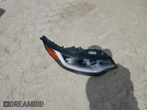 ✅ 2022 Land Rover Discovery S • VIN: SALRJ2EX7N2462341 • Лот: 82066205. Опубликован ранее на Copart с пробегом 27 923 миль. Бесплатный доступ к архиву аукционных продаж из США и подробный отчёт об истории автомобиля на DreamBid. Изображение 13.