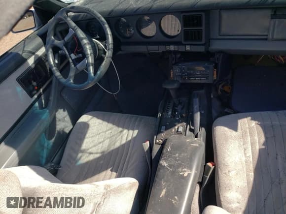 ✅ 1988 Pontiac Firebird • VIN: 1G2FS21S4JL245615 • Lot: 73486314. Wystawiony na Copart z przebiegiem 144 774 mil. Bezpłatny archiwum sprzedaży aukcyjnych z USA i szczegółowy raport historii pojazdu na DreamBid. Zdjęcie 8.