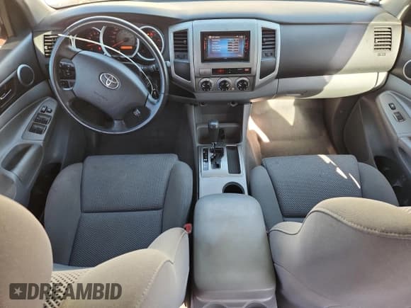 ✅ 2008 Toyota Tacoma PreRunner • VIN: 5TEJU62NX8Z557403 • Lot: 92495005. Listed on Copart with 164,042 mi. Free auction sales archive from the USA and detailed vehicle history report at DreamBid. Image 8.