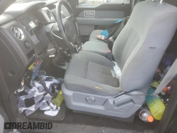 ✅ 2011 Ford F-150 XL • VIN: 1FTMF1EM6BKE03389 • Lot: 85478075. Wystawiony na Copart z przebiegiem Nie podano. Bezpłatny archiwum sprzedaży aukcyjnych z USA i szczegółowy raport historii pojazdu na DreamBid. Zdjęcie 7.