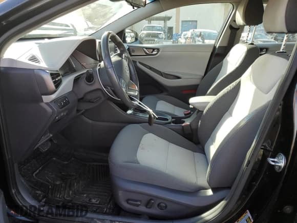 ✅ 2020 Hyundai Ioniq SE • VIN: KMHC75LC3LU240034 • Lot: 44847425. Wystawiony na Copart z przebiegiem 64 878 mil. Bezpłatny archiwum sprzedaży aukcyjnych z USA i szczegółowy raport historii pojazdu na DreamBid. Zdjęcie 7.