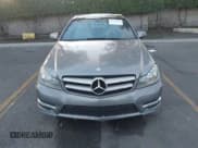 ✅ 2012 Mercedes-Benz C 250 • VIN: WDDGJ4HB8CF846716 • Lot: 43733356. Wystawiony na IAAI z przebiegiem 122 274 mil. Bezpłatny archiwum sprzedaży aukcyjnych z USA i szczegółowy raport historii pojazdu na DreamBid. Zdjęcie 12.