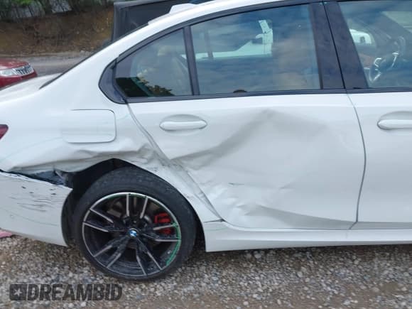 ✅ 2024 BMW 3 Series M340i xDrive • VIN: 3MW49FF02R8E13457 • Lot: 42611678. Wystawiony na IAAI z przebiegiem 11 052 mil. Bezpłatny archiwum sprzedaży aukcyjnych z USA i szczegółowy raport historii pojazdu na DreamBid. Zdjęcie 18.