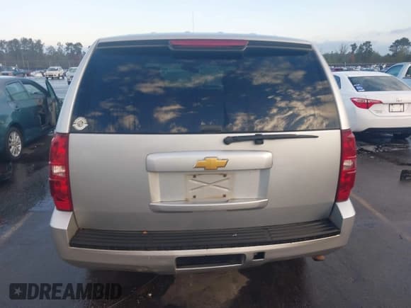 ✅ 2012 Chevrolet Tahoe Commercial • VIN: 1GNLC2E08CR180196 • Lot: 43789377. Wystawiony na IAAI z przebiegiem 167 416 mil. Bezpłatny archiwum sprzedaży aukcyjnych z USA i szczegółowy raport historii pojazdu na DreamBid. Zdjęcie 16.