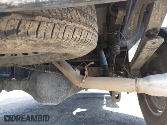 ✅ 2018 Chevrolet Silverado 1500 LT • VIN: 3GCPCREC9JG613213 • Lot: 43462577. Wystawiony na IAAI z przebiegiem 63 389 mil. Bezpłatny archiwum sprzedaży aukcyjnych z USA i szczegółowy raport historii pojazdu na DreamBid. Zdjęcie 18.