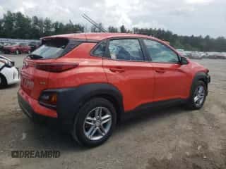 2020 Hyundai Kona SE z VIN KM8K1CAA2LU455097, wystawiony jako Copart lot #58888943 z przebiegiem 77 052 mil mil oraz . Historia ofert i sprzedaży dostępna na DreamBid. Obrazek 3.