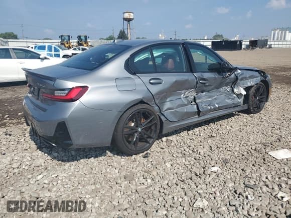 ✅ 2024 BMW 3 Series M340i xDrive • VIN: 3MW49FF07R8E04074 • Lot: 64694255. Wystawiony na Copart z przebiegiem Nie podano. Bezpłatny archiwum sprzedaży aukcyjnych z USA i szczegółowy raport historii pojazdu na DreamBid. Zdjęcie 3.