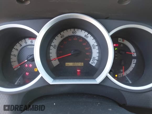 ✅ 2015 Toyota Tacoma • VIN: 5TFTX4CN3FX065979 • Lot: 43004955. Wystawiony na IAAI z przebiegiem 180 046 mil. Bezpłatny archiwum sprzedaży aukcyjnych z USA i szczegółowy raport historii pojazdu na DreamBid. Zdjęcie 7.