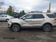 ✅ 2017 Ford Explorer Platinum • VIN: 1FM5K8HT1HGD51155 • Lot: 43648190. Wystawiony na IAAI z przebiegiem 113 686 mil. Bezpłatny archiwum sprzedaży aukcyjnych z USA i szczegółowy raport historii pojazdu na DreamBid. Zdjęcie 6.