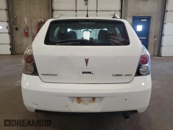 ✅ 2010 Pontiac Vibe • VIN: 5Y2SM6E03AZ420535 • Лот: 55619275. Опубликован ранее на Copart с пробегом 172 026 миль. Бесплатный доступ к архиву аукционных продаж из США и подробный отчёт об истории автомобиля на DreamBid. Изображение 6.