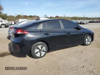 ✅ 2019 Hyundai Ioniq Blue • VIN: KMHC65LC3KU174067 • Lot: 76537514. Wystawiony na Copart z przebiegiem 93 336 mil. Bezpłatny archiwum sprzedaży aukcyjnych z USA i szczegółowy raport historii pojazdu na DreamBid. Zdjęcie 3.