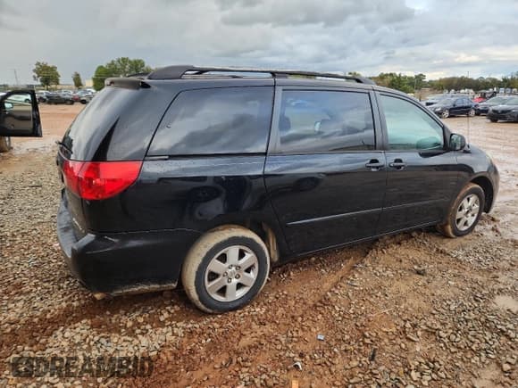 ✅ 2008 Toyota Sienna LE • VIN: 5TDZK23CX8S114678 • Lot: 90592235. Listed on Copart with 230,958 mi. Free auction sales archive from the USA and detailed vehicle history report at DreamBid. Image 3.