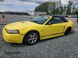 ✅ 2001 Ford Mustang Deluxe • VIN: 1FAFP444X1F256709 • Lot: 68869635. Listed on Copart with 121,209 mi. Free auction sales archive from the USA and detailed vehicle history report at DreamBid. Image 1.