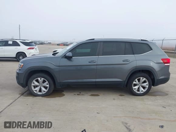 ✅ 2018 Volkswagen Atlas S • VIN: 1V2AP2CA9JC559979 • Lot: 43932041. Wystawiony na IAAI z przebiegiem Nie podano. Bezpłatny archiwum sprzedaży aukcyjnych z USA i szczegółowy raport historii pojazdu na DreamBid. Zdjęcie 14.