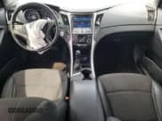 ✅ 2012 Hyundai Sonata SE • VIN: 5NPEC4AC0CH419289 • Lot: 70983544. Listed on Copart with 132,678 mi. Free auction sales archive from the USA and detailed vehicle history report at DreamBid. Image 8.