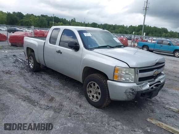 ✅ 2011 Chevrolet Silverado 1500 LS • VIN: 1GCRKREAXBZ241408 • Lot: 42569887. Wystawiony na IAAI z przebiegiem 177 499 mil mil. Skorzystaj z bezpłatnego archiwum sprzedaży aukcyjnych z USA i zobacz szczegółowy raport historii pojazdu na DreamBid. Zdjęcie 1.