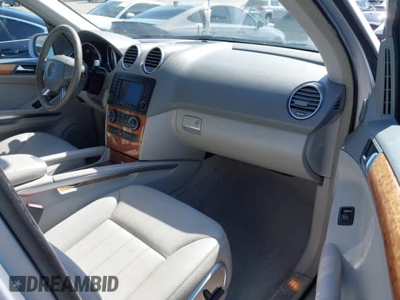 ✅ 2008 Mercedes-Benz M 350 • VIN: 4JGBB86EX8A343212 • Lot: 43519913. Listed on IAAI with 109,661 mi. Free auction sales archive from the USA and detailed vehicle history report at DreamBid. Image 5.