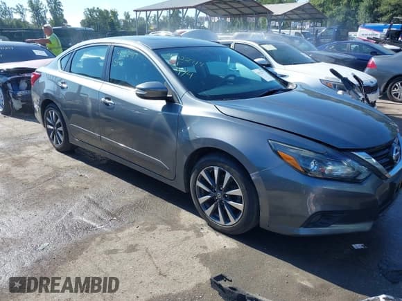 ✅ 2017 Nissan Altima SR • VIN: 1N4AL3AP3HC124126 • Lot: 43122717. Listed on IAAI with 99,824 mi. Free auction sales archive from the USA and detailed vehicle history report at DreamBid. Image 1.