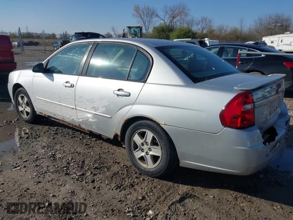 ✅ 2005 Chevrolet Malibu LS • VIN: 1G1ZT52845F184385 • Lot: 43610847. Listed on IAAI with 319,623 mi. Free auction sales archive from the USA and detailed vehicle history report at DreamBid. Image 3.