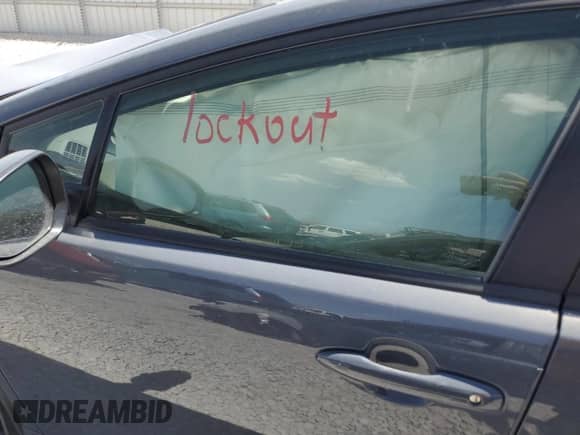 2025 Toyota Prius LE z VIN JTDACAAU1S3062446, wystawiony jako Copart lot #66959305 z przebiegiem Nie podano mil oraz Szkoda całkowita • Salvage title. Historia ofert i sprzedaży dostępna na DreamBid. Obrazek 7.