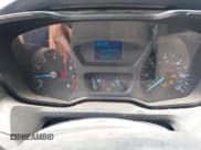 ✅ 2017 Ford Transit • VIN: 1FTYE1ZMXHKA13581 • Lot: 42638547. Wystawiony na IAAI z przebiegiem 252 913 mil. Bezpłatny archiwum sprzedaży aukcyjnych z USA i szczegółowy raport historii pojazdu na DreamBid. Zdjęcie 7.