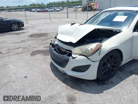 ✅ 2013 Hyundai Genesis Coupe 2.0T • VIN: KMHHT6KD0DU093139 • Lot: 42860639. Wystawiony na IAAI z przebiegiem 137 338 mil. Bezpłatny archiwum sprzedaży aukcyjnych z USA i szczegółowy raport historii pojazdu na DreamBid. Zdjęcie 6.