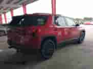 2023 Chevrolet Traverse RS z VIN 1GNERJKWXPJ275888, wystawiony jako IAAI lot #41418686 z przebiegiem 14 578 mil mil oraz . Historia ofert i sprzedaży dostępna na DreamBid. Obrazek 4.