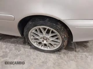 ✅ 2001 Volvo C70 • VIN: YV1NC56D81J017249 • Лот: 41554358. Опубликован ранее на IAAI с пробегом 126 737 миль. Бесплатный доступ к архиву аукционных продаж из США и подробный отчёт об истории автомобиля на DreamBid. Изображение 6.