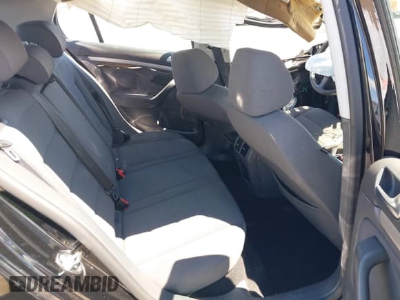 ✅ 2009 Volkswagen Rabbit S • VIN: WVWDA71K09W126439 • Lot: 42258490. Listed on IAAI with Not provided. Free auction sales archive from the USA and detailed vehicle history report at DreamBid. Image 8.