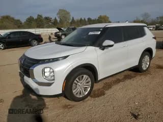 ✅ 2022 Mitsubishi Outlander ES • VIN: JA4J4TA89NZ034143 • Lot: 87398265. Listed on Copart with 38,888 mi. Free auction sales archive from the USA and detailed vehicle history report at DreamBid. Image 1.